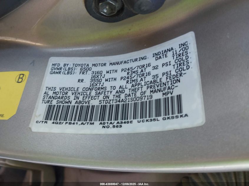 2001 Toyota Sequoia Sr5 V8 VIN: 5TDZT34A21S009719 Lot: 43880047