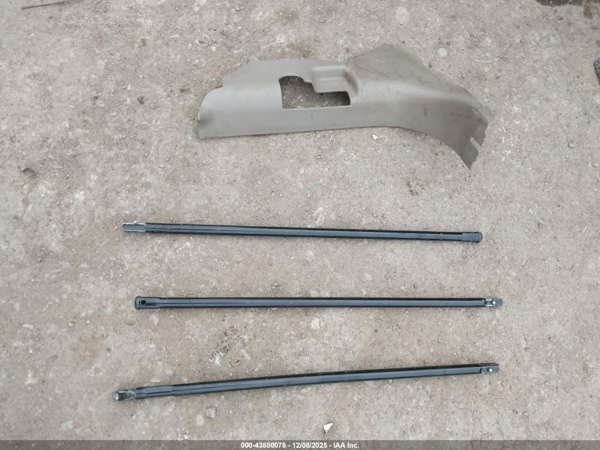 2005 GMC Yukon Slt VIN: 1GKEK13T95R121628 Lot: 43880078