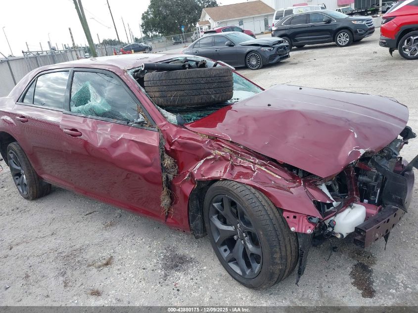 2020 Chrysler 300 Touring VIN: 2C3CCAAG3LH181542 Lot: 43880175