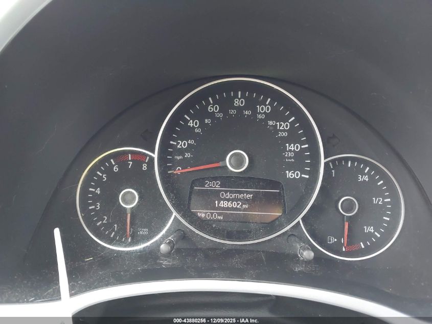 2012 Volkswagen Beetle 2.5L VIN: 3VWJX7AT8CM617677 Lot: 43880256