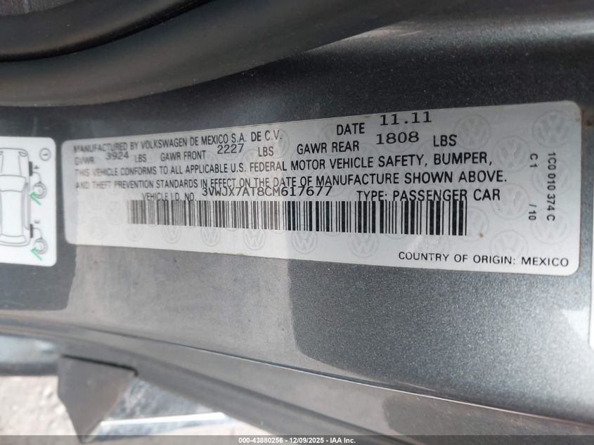 2012 Volkswagen Beetle 2.5L VIN: 3VWJX7AT8CM617677 Lot: 43880256