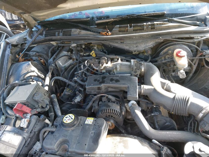 2004 Mercury Grand Marquis Gs VIN: 2MEFM74W54X696768 Lot: 43880292