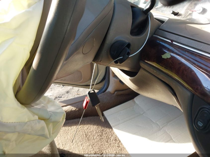 2004 Mercury Grand Marquis Gs VIN: 2MEFM74W54X696768 Lot: 43880292