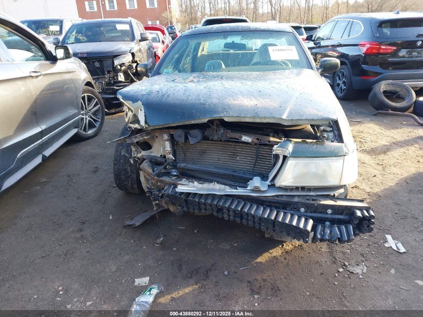 2004 Mercury Grand Marquis Gs VIN: 2MEFM74W54X696768 Lot: 43880292