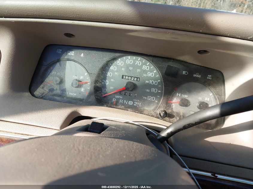 2004 Mercury Grand Marquis Gs VIN: 2MEFM74W54X696768 Lot: 43880292