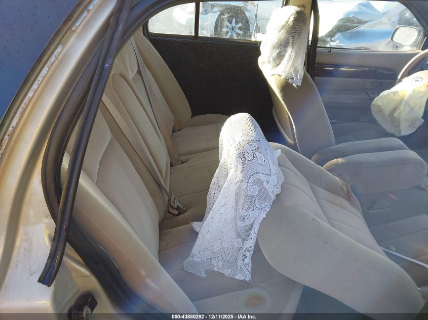 2004 Mercury Grand Marquis Gs VIN: 2MEFM74W54X696768 Lot: 43880292