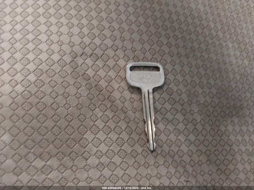 2007 Toyota Yaris VIN: JTDBT903871055587 Lot: 43880306