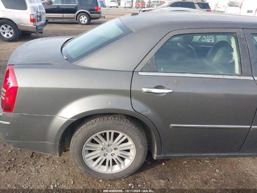 2010 Chrysler 300 Touring/Signature Series/Executive Series VIN: 2C3CA5CV6AH167771 Lot: 43880308