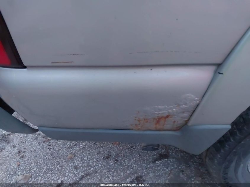 2005 Chevrolet Suburban 1500 Z71 VIN: 3GNFK16Z95G170576 Lot: 43880450