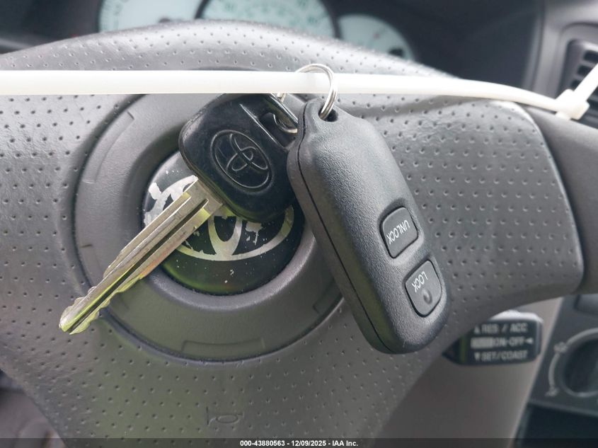 2003 Toyota Corolla Le VIN: JTDBR32EX32000802 Lot: 43880563