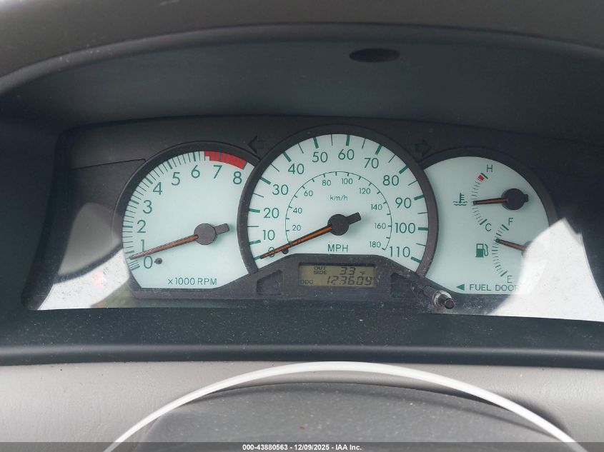 2003 Toyota Corolla Le VIN: JTDBR32EX32000802 Lot: 43880563