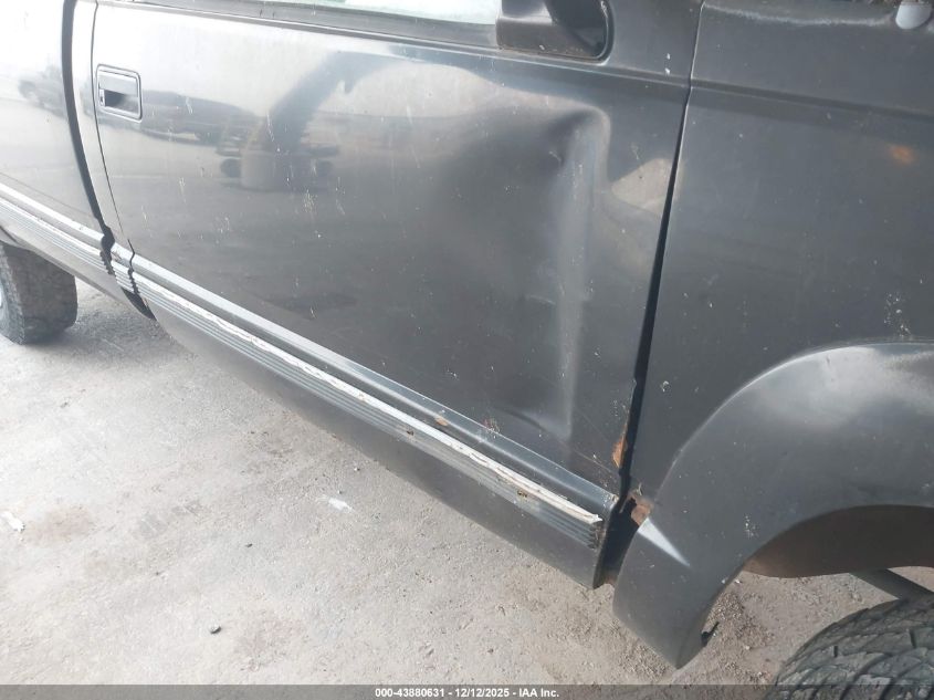 1994 Chevrolet Gmt-400 K3500 VIN: 1GCHK34K4RE180125 Lot: 43880631