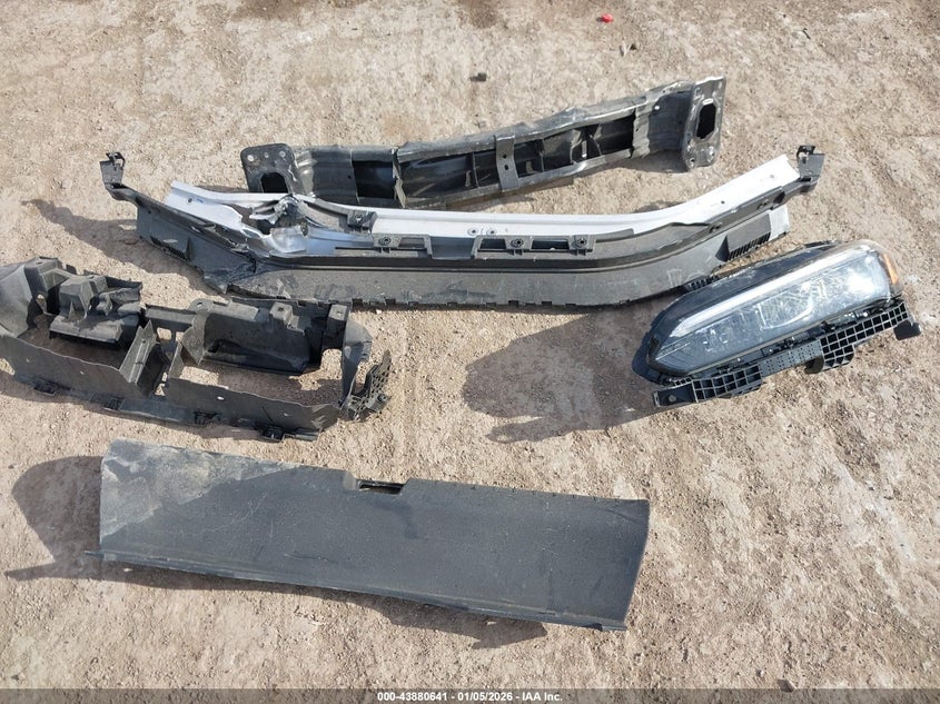 2018 Lexus Lx 570 Three-Row VIN: JTJHY7AX6J4257512 Lot: 43880641