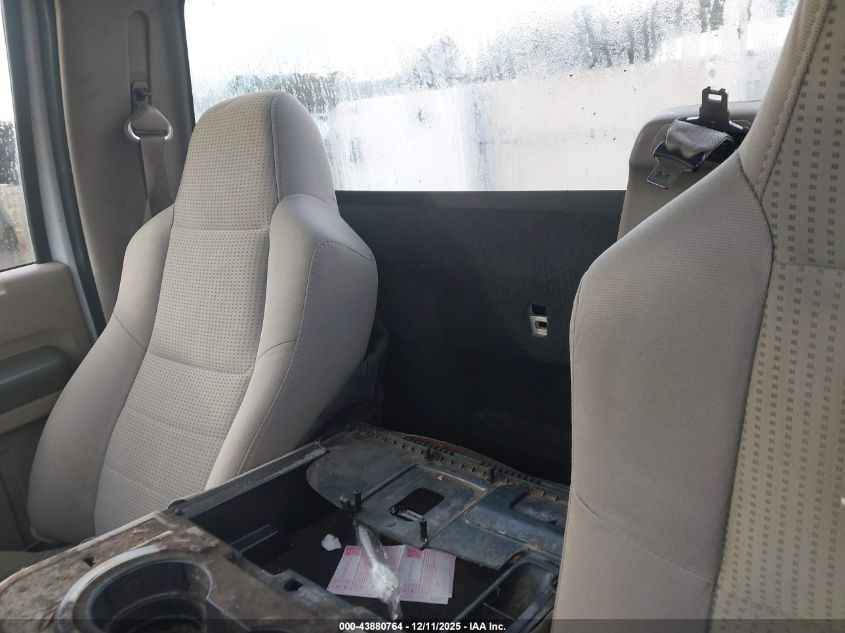 2008 Ford F-350 Chassis Xl/Xlt VIN: 1FDWF36588EE41365 Lot: 43880764