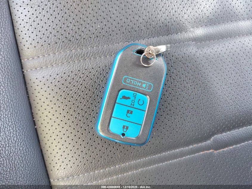 2019 Honda Cr-V Touring VIN: JHLRW2H92KX003905 Lot: 43880859