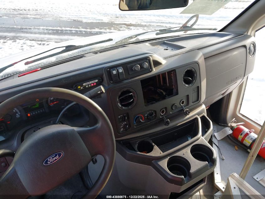 2018 Ford E-450 Cutaway VIN: 1FDFE4FS2JDC36313 Lot: 43880875