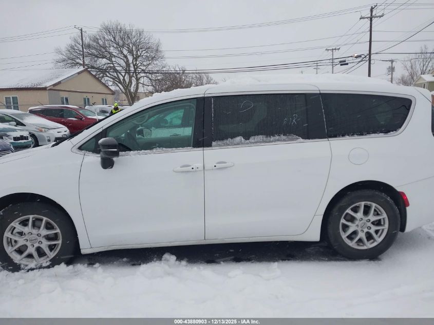 2024 Chrysler Pacifica Touring L VIN: 2C4RC1BG1RR152211 Lot: 43880903