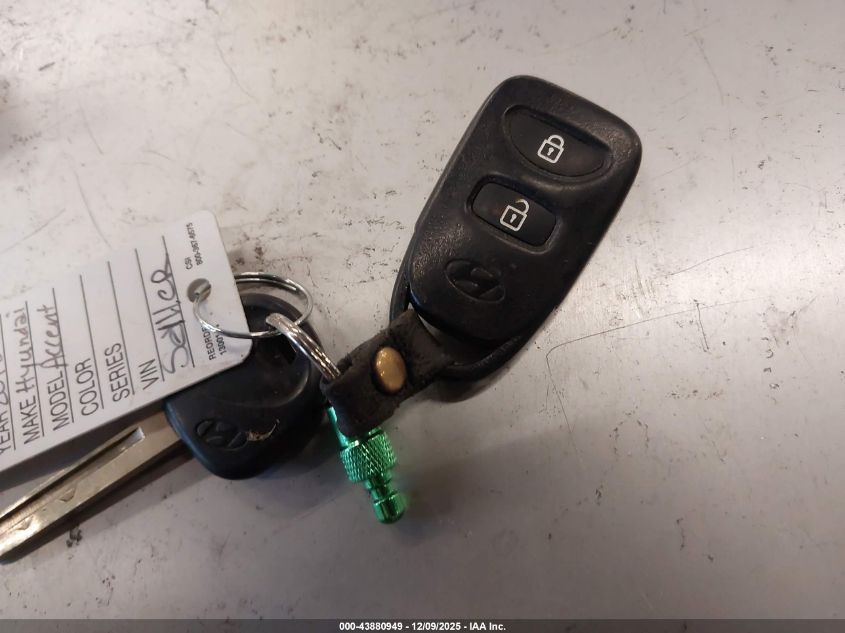 2015 Hyundai Accent Gls VIN: KMHCT4AE3FU818471 Lot: 43880949