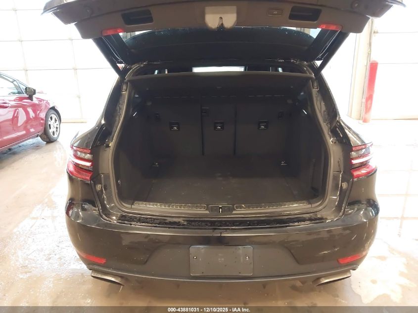 2017 Porsche Macan VIN: WP1AA2A57HLB03500 Lot: 43881031