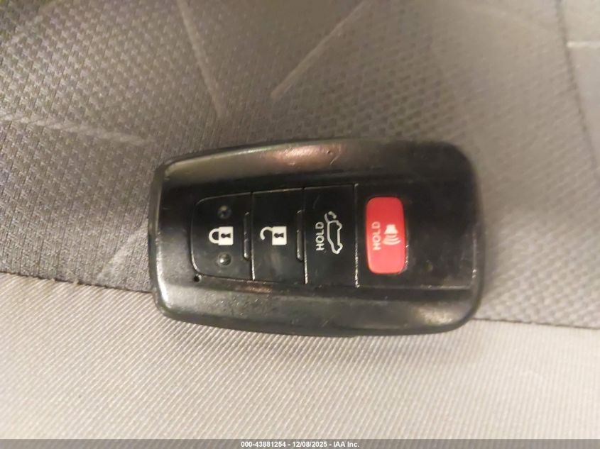 2019 Toyota Rav4 Xle VIN: JTMP1RFV8KD501104 Lot: 43881254