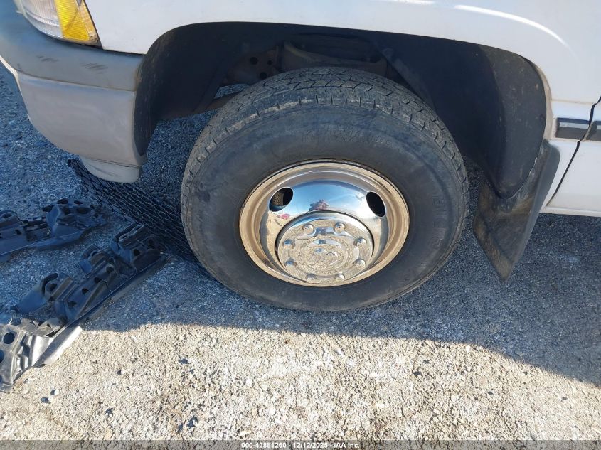 1997 Dodge Ram 3500 St VIN: 3B7MC33W2VM517685 Lot: 43881260