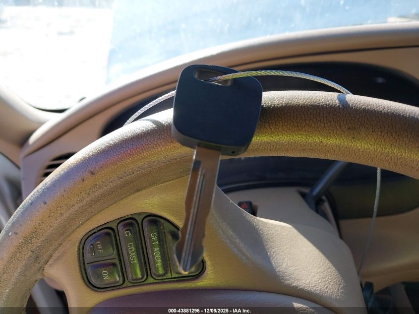 2000 Ford Explorer Eddie Bauer VIN: 1FMZU74E7YZC48713 Lot: 43881296