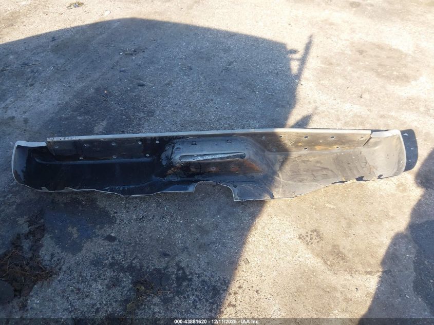 2000 Cadillac Escalade Standard VIN: 1GYEK63R1YR203185 Lot: 43881620