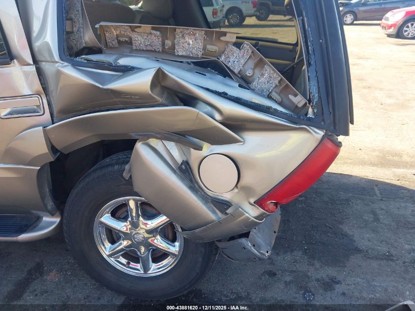 2000 Cadillac Escalade Standard VIN: 1GYEK63R1YR203185 Lot: 43881620