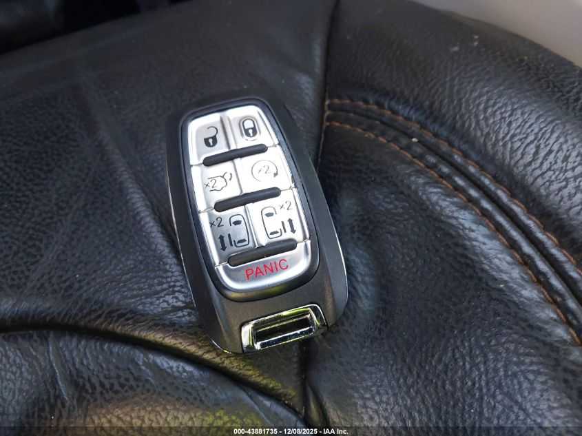 2017 Chrysler Pacifica Touring-L VIN: 2C4RC1BGXHR564531 Lot: 43881735