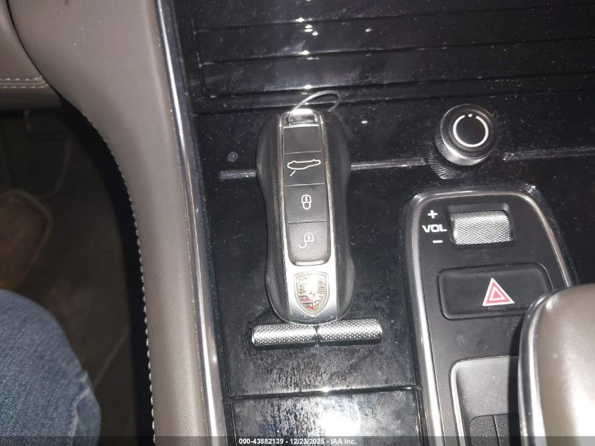 2017 Porsche Panamera - WP0AF2A78HL151771