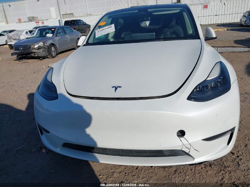 2022 Tesla Model Y Long Range Dual Motor All-Wheel Drive VIN: 7SAYGAEE8NF523903 Lot: 43882188
