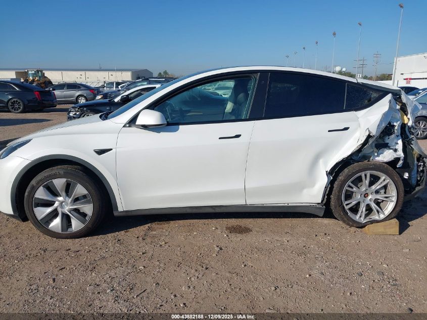 2022 Tesla Model Y Long Range Dual Motor All-Wheel Drive VIN: 7SAYGAEE8NF523903 Lot: 43882188