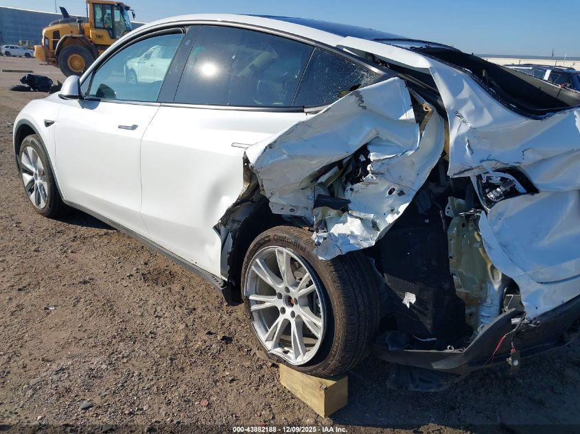 2022 Tesla Model Y Long Range Dual Motor All-Wheel Drive VIN: 7SAYGAEE8NF523903 Lot: 43882188