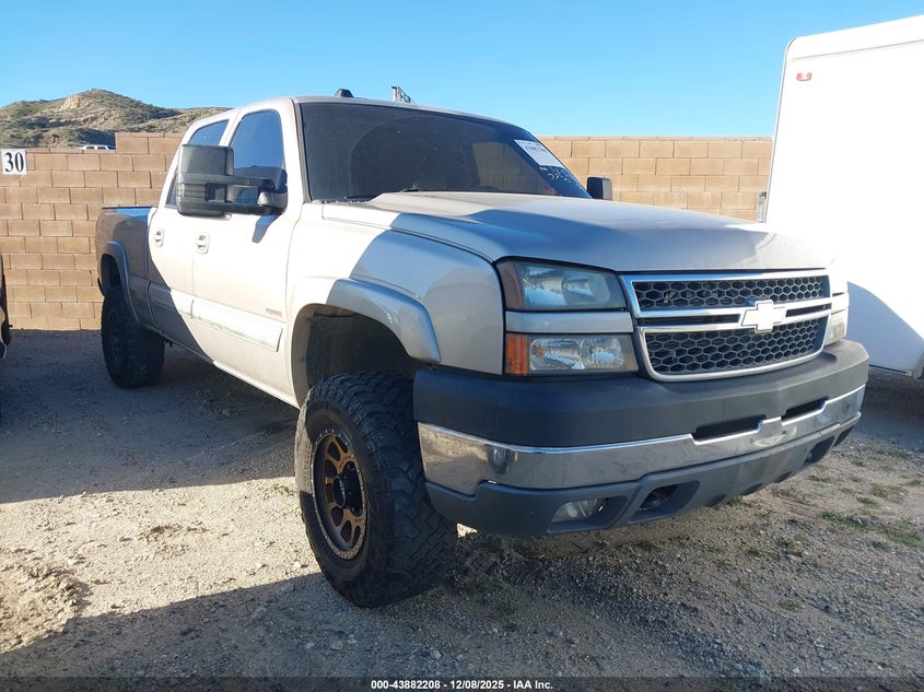 1GCHC23255F930354 2005 CHEVROLET SILVERADO photo no. 2