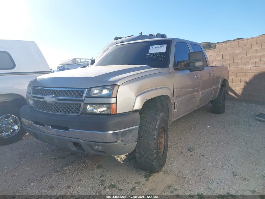 1GCHC23255F930354 2005 CHEVROLET SILVERADO photo no. 2