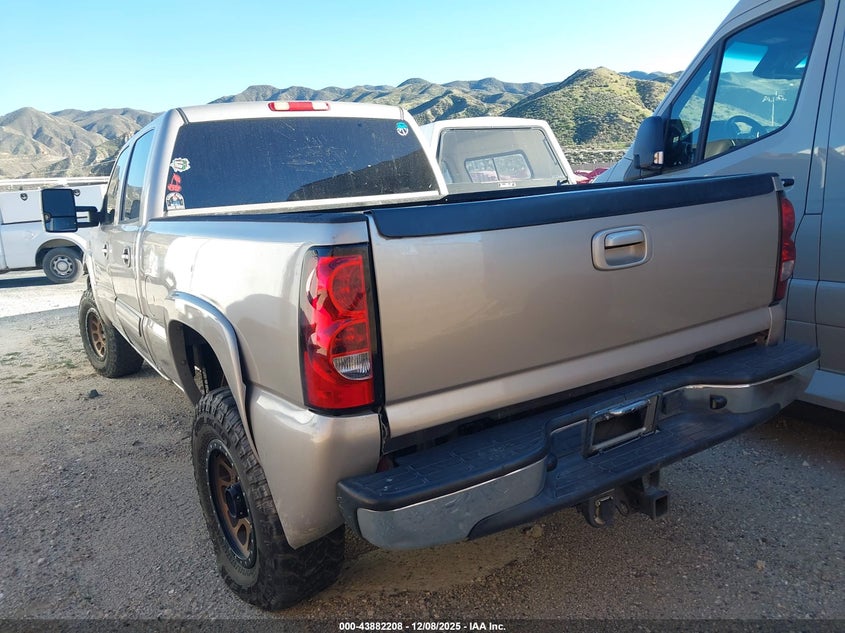 1GCHC23255F930354 2005 CHEVROLET SILVERADO photo no. 3