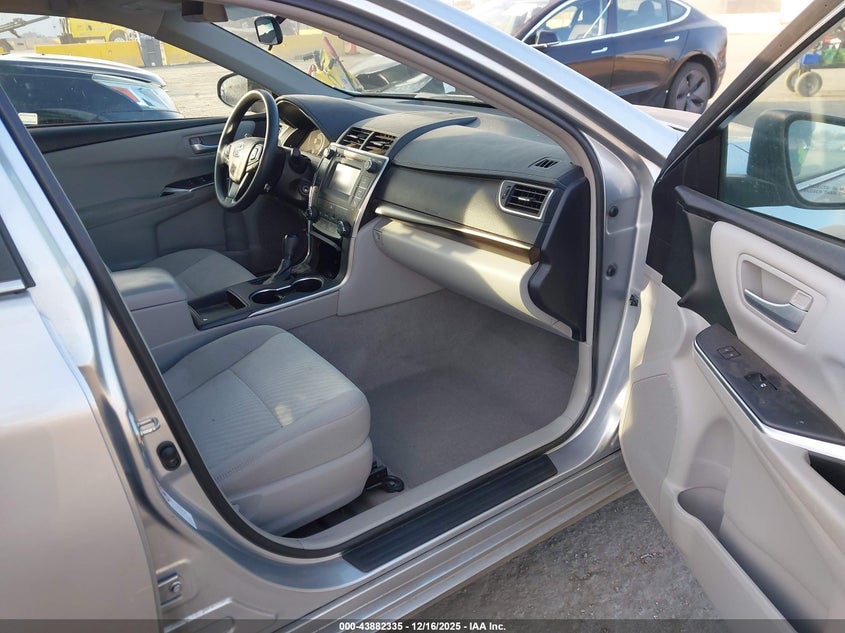 2017 TOYOTA CAMRY auction photo 5