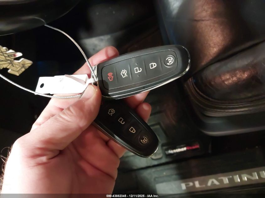 2015 Ford Expedition Platinum VIN: 1FMJU1MT2FEF01112 Lot: 43882345