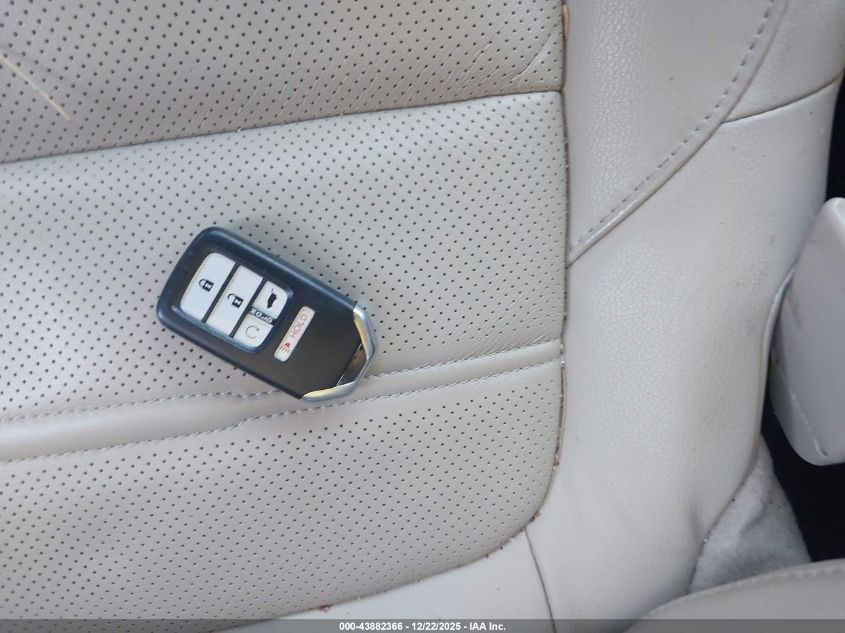 2017 Honda Cr-V Ex-L/Ex-L Navi VIN: 2HKRW2H86HH632057 Lot: 43882366