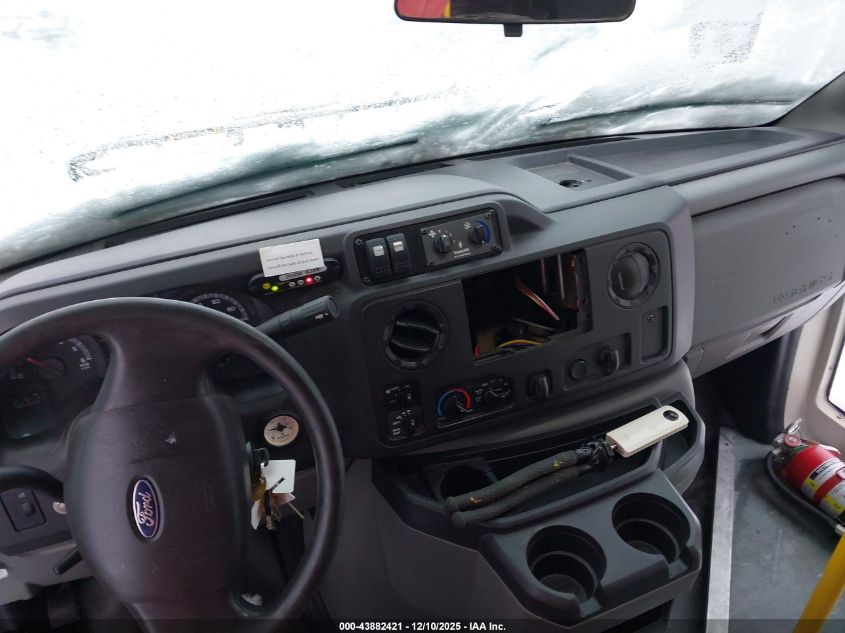 2018 Ford E-450 Cutaway VIN: 1FDFE4FS3JDC18614 Lot: 43882421