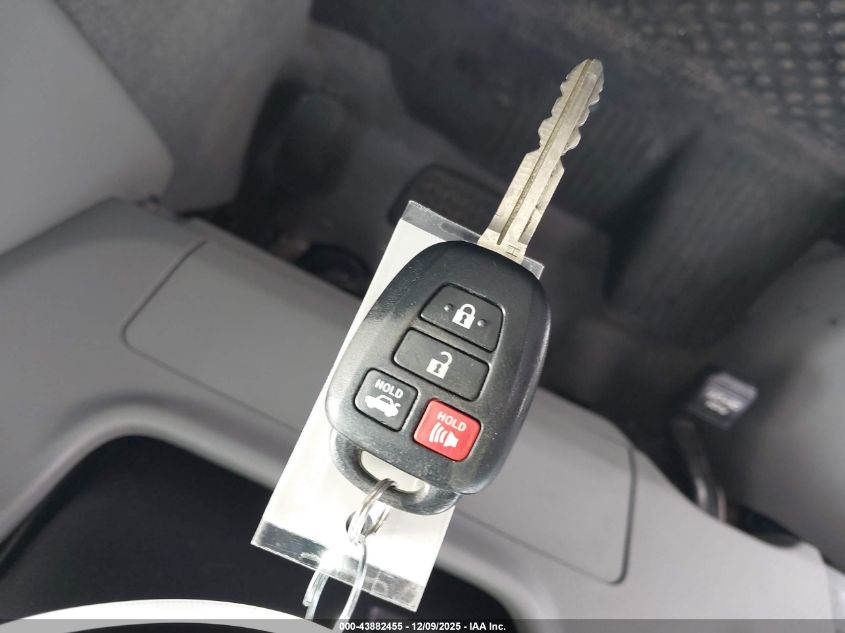 2017 Toyota Camry Le VIN: 4T1BF1FK4HU385567 Lot: 43882455