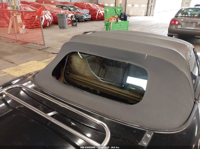 2000 Mazda Mx-5 Miata Ls/Special Edition VIN: JM1NB3537Y0149280 Lot: 43882868