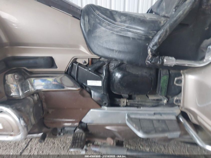 1988 Honda Gl1500 VIN: 1HFSC2211JA000625 Lot: 43883009