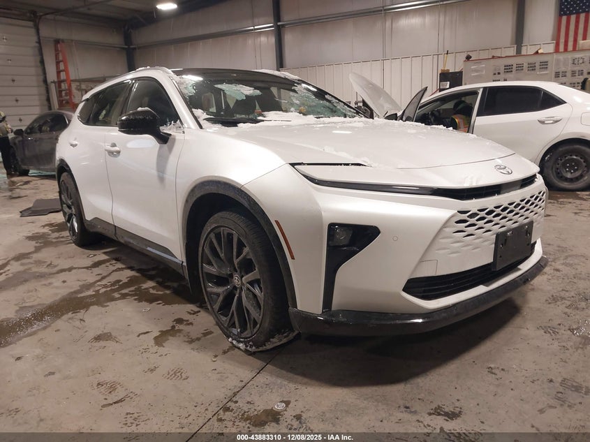 2025 Toyota Crown Signia Limited