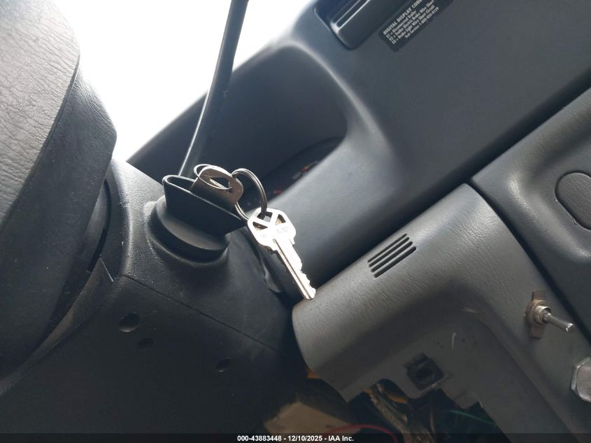 2002 Ford F-350 Xl/Xlt VIN: 1FDWF37F92EC20310 Lot: 43883448