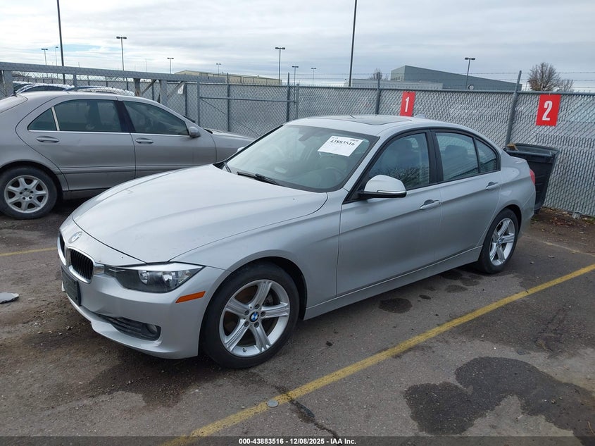 WBA3A5C53CF345021 2012 BMW 3ER photo no. 2