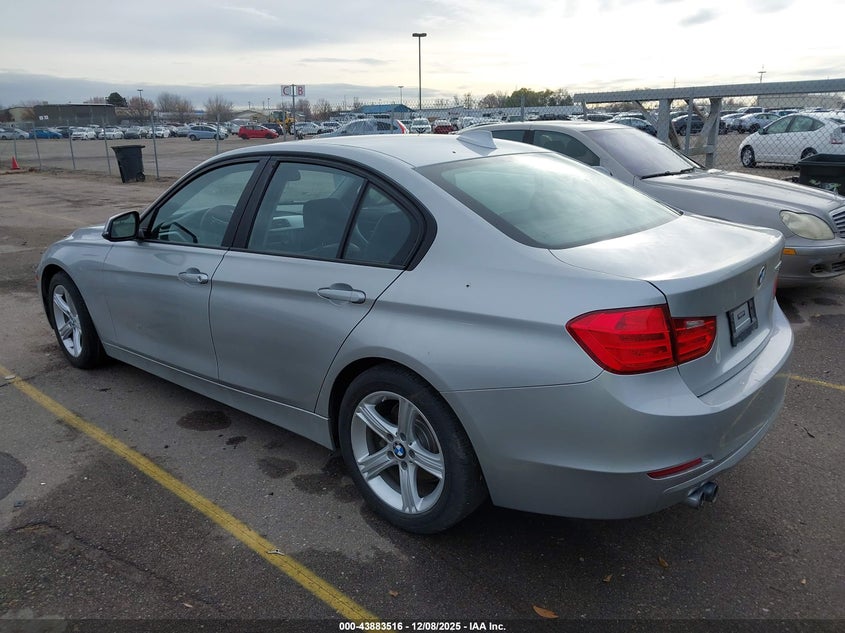 WBA3A5C53CF345021 2012 BMW 3ER photo no. 3