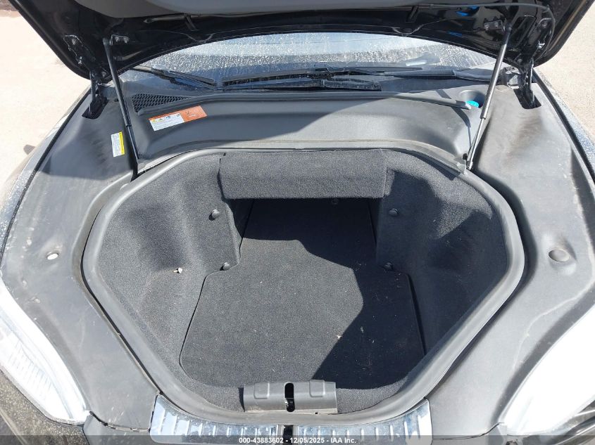 2013 Tesla Model S Performance VIN: 5YJSA1CP6DFP05557 Lot: 43883602