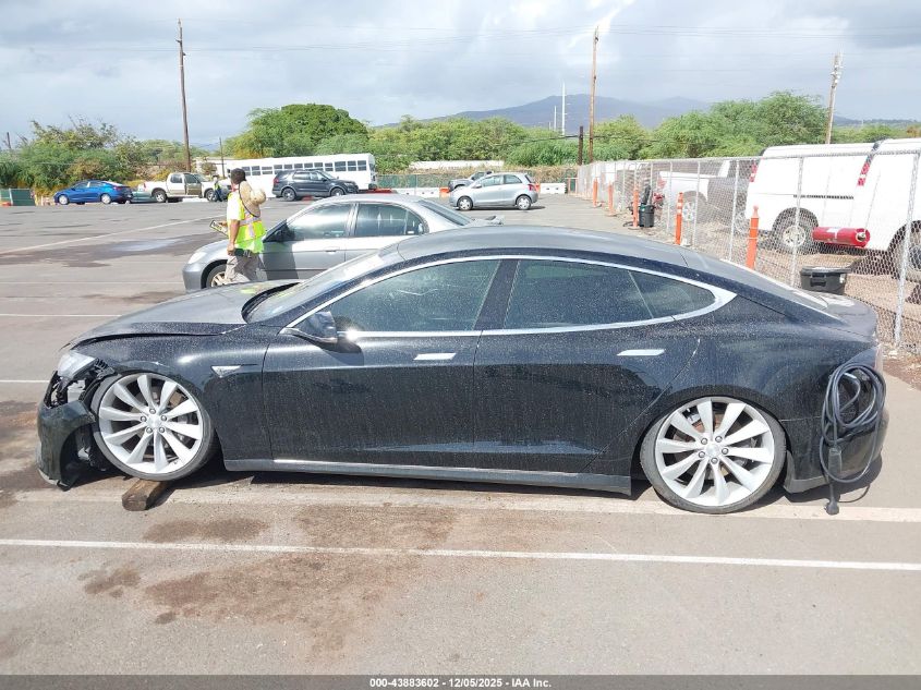 2013 Tesla Model S Performance VIN: 5YJSA1CP6DFP05557 Lot: 43883602