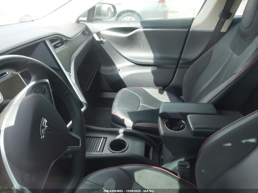 2013 Tesla Model S Performance VIN: 5YJSA1CP6DFP05557 Lot: 43883602